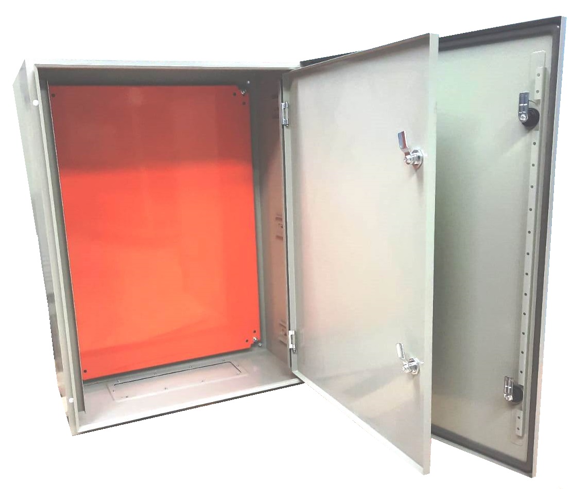 Tablero Metalico 800 x 600 x 300 IP 55 con Placa de Montaje Con Cubre Comp