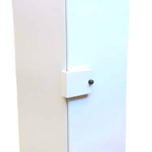 Rack Exterior Telecomunicaciones de Piso 38 UR 600 X 800 (prof.)con Brazo Antivandalico IP 65